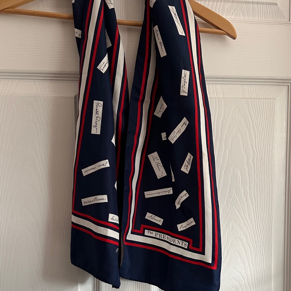 Vintage THE PRESIDENTS Signatures Scarf Patriotic vintage Millicent